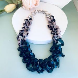 Henri bendel resin chain necklace